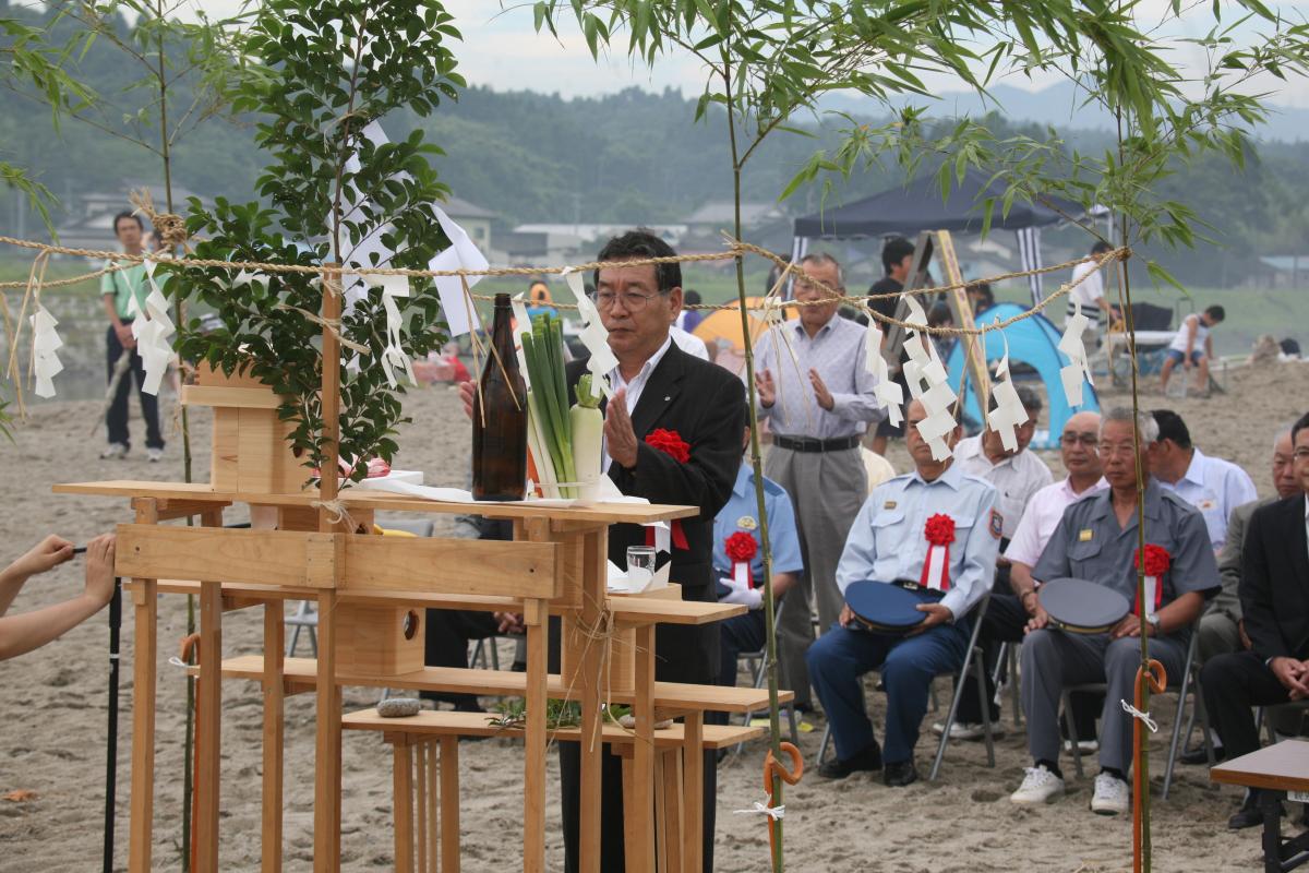 安全を祈願して海開きの神事を行いました