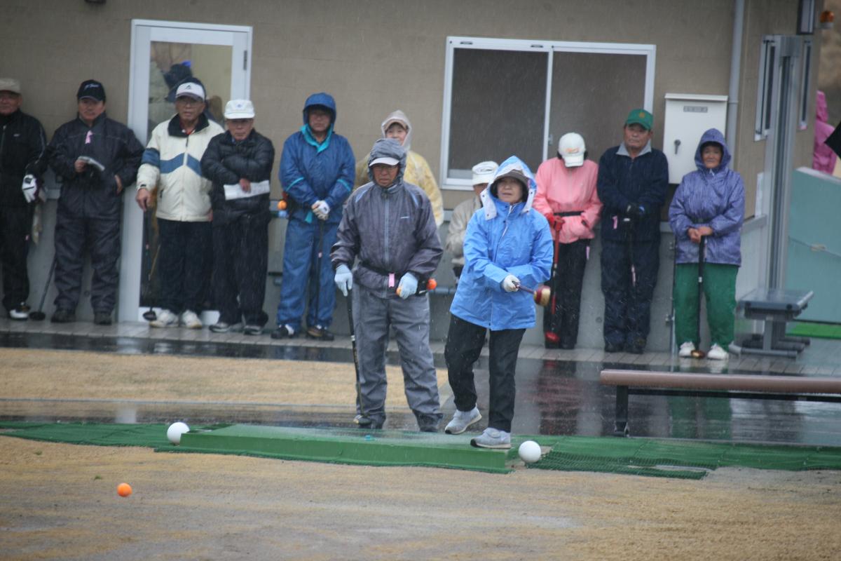 雨の降るあいにくの天候の中、ナイスプレーがいくつもありました