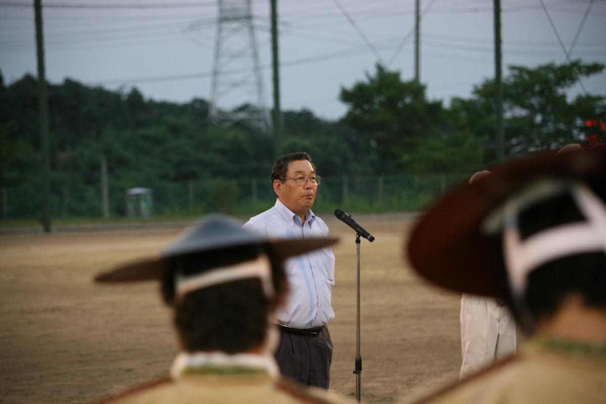 激励の言葉を贈る渡辺町長