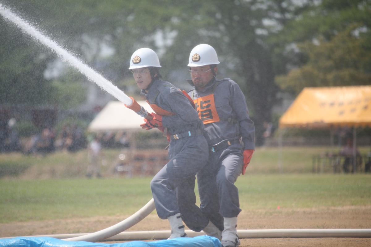 日頃の訓練の成果を発揮した消防団員