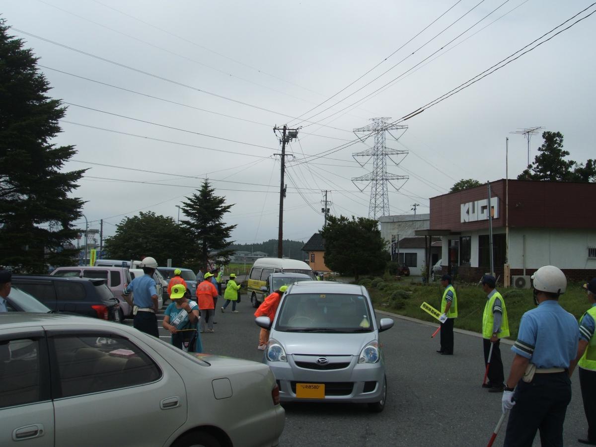 町交通安全協議会、交通安全協会大熊分会、交通安全母の会、双葉警察署などが実施しました