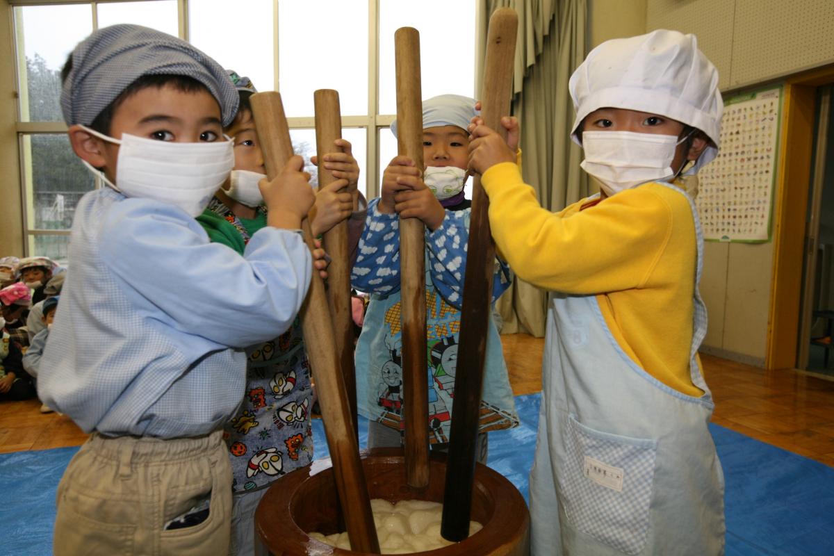 熊町幼稚園 もちつき会（2010年12月3日） 写真 2