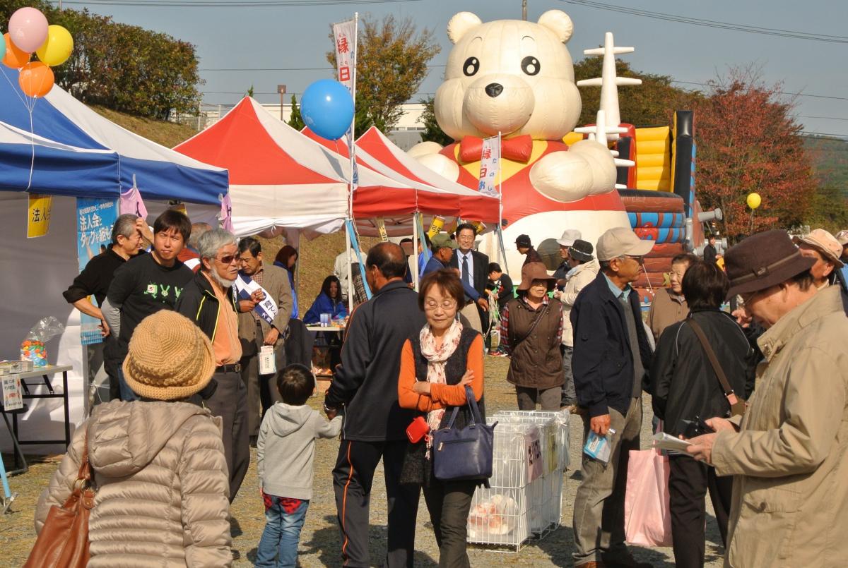 会場には25店のブースが並び、賑わいました