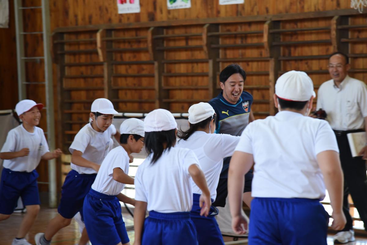 参加した児童全員が笑顔で活動していました