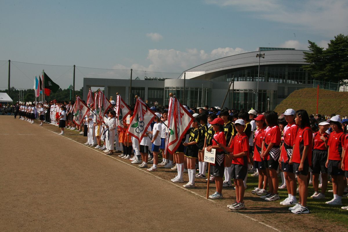 総合グラウンドで行われた開会式