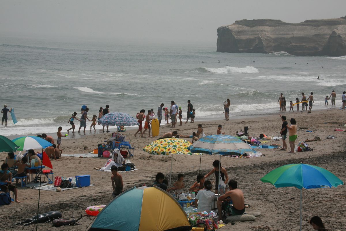 たくさんの海水浴客で賑わった熊川海水浴場