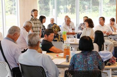 大川原の公営住宅住民の初の交流会の様子です