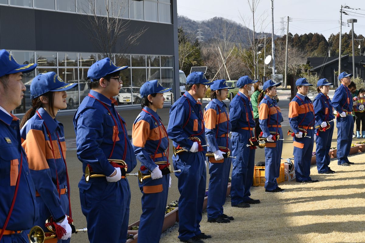 町消防団ラッパ隊の演奏は今回が初披露。この日に合わせ練習に励みました。