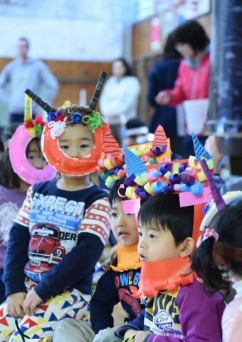 小学校で豆まき集会