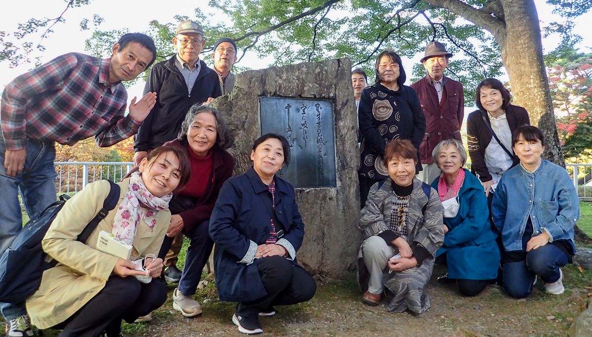 文人ゆかりの地を巡る参加者