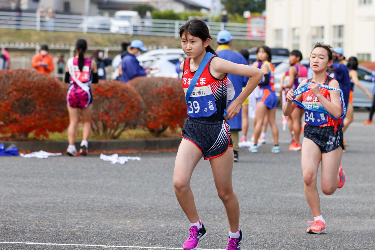 第9区の畑川選手は、郡山北工業高校内から日和田・平成記念郡山こどものもり公園入口前までの3km区間で総合順位を2つあげる力走を見せました。