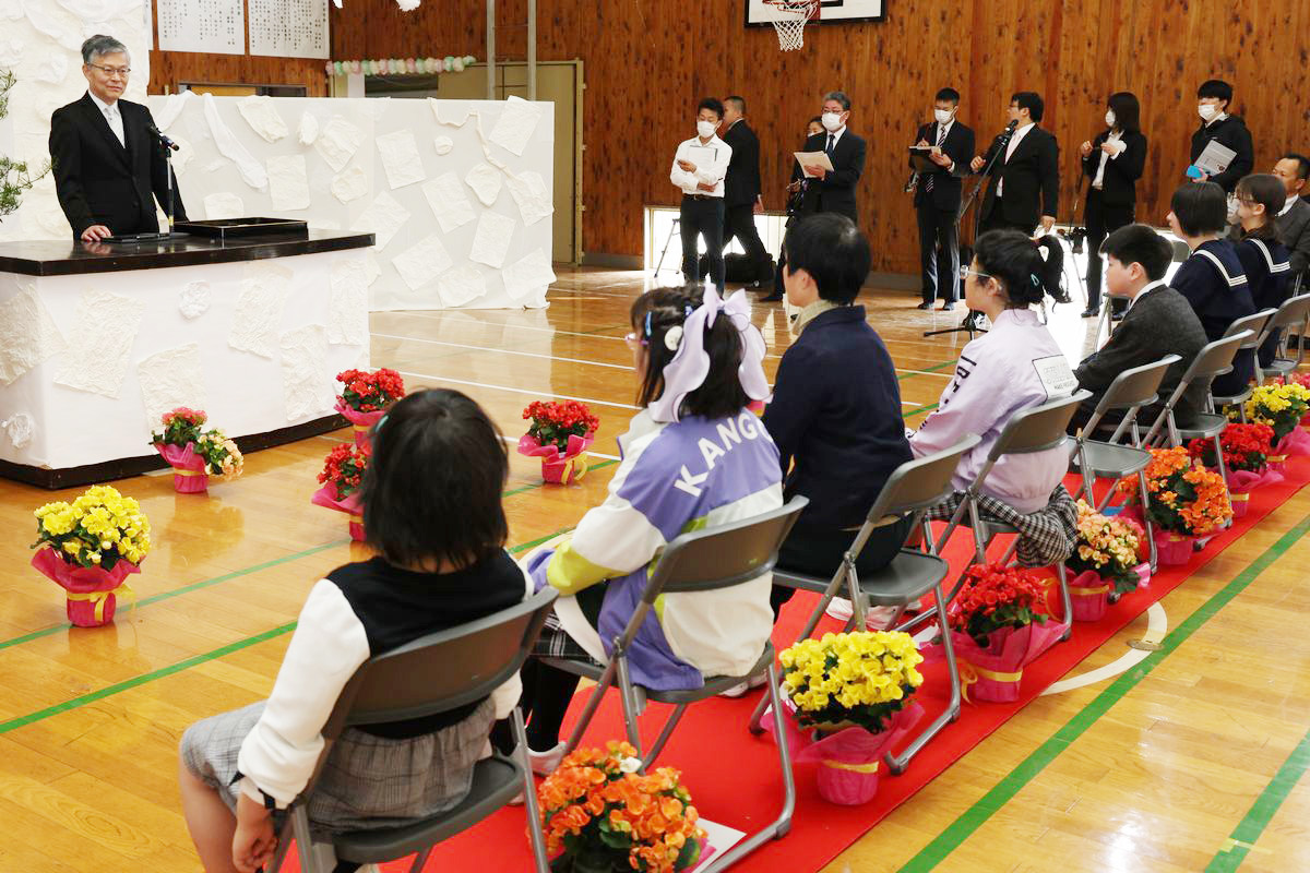 町内にあった熊町小・大野小、大熊中の3校は、震災後、会津若松市へ避難し、震災の翌月に市内で再開。昨年4月には3校が一体となった義務教育学校「町立学び 舎ゆめの森」が開校しました。同校は4月から町内に戻ります。