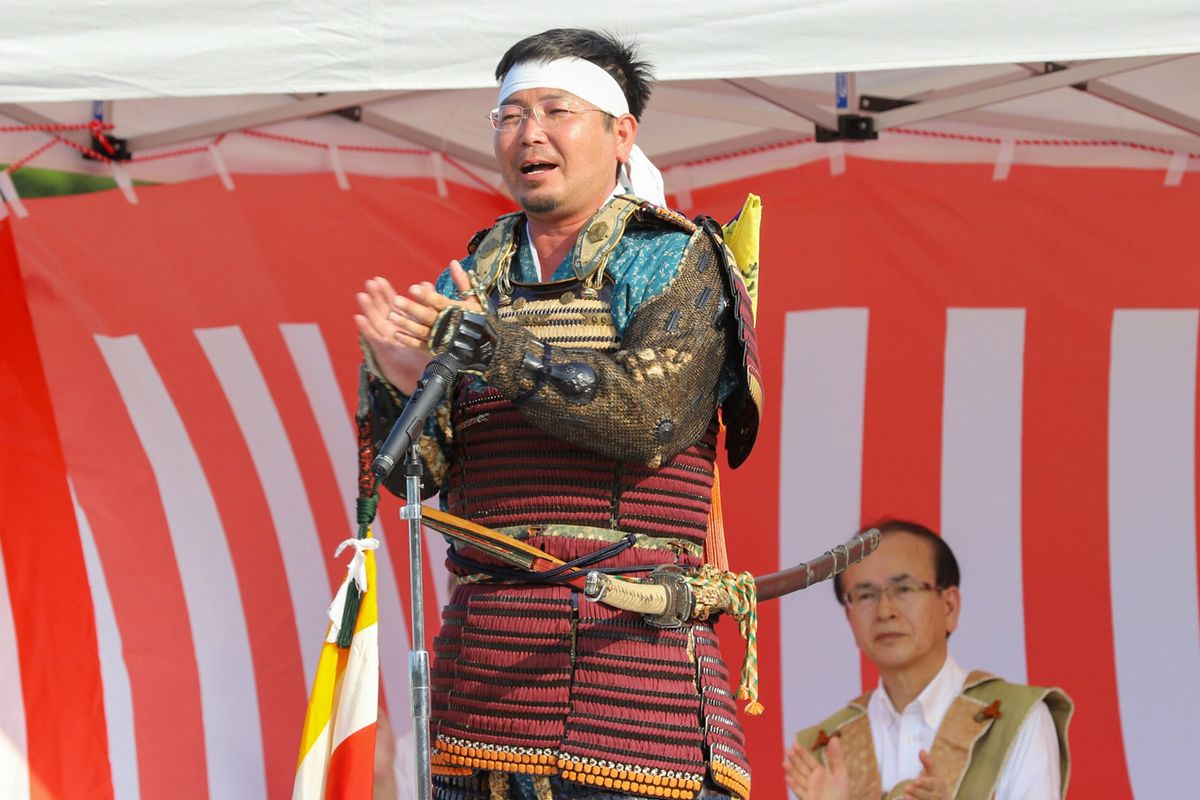 相馬流れ山を歌う鈴木さん