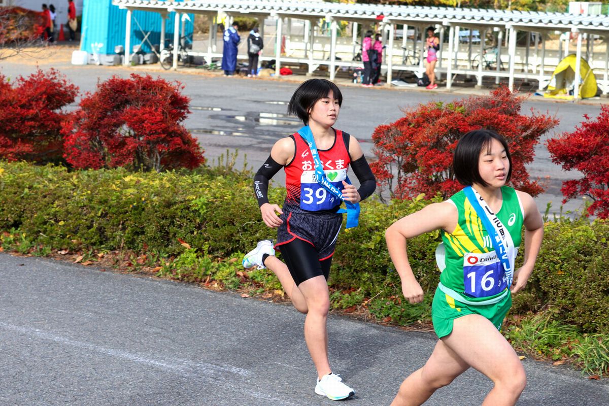 9区の奥山陽織選手は、郡山北工業高校内から平成記念郡山こどものもり公園入口前までの3kmを走りました。