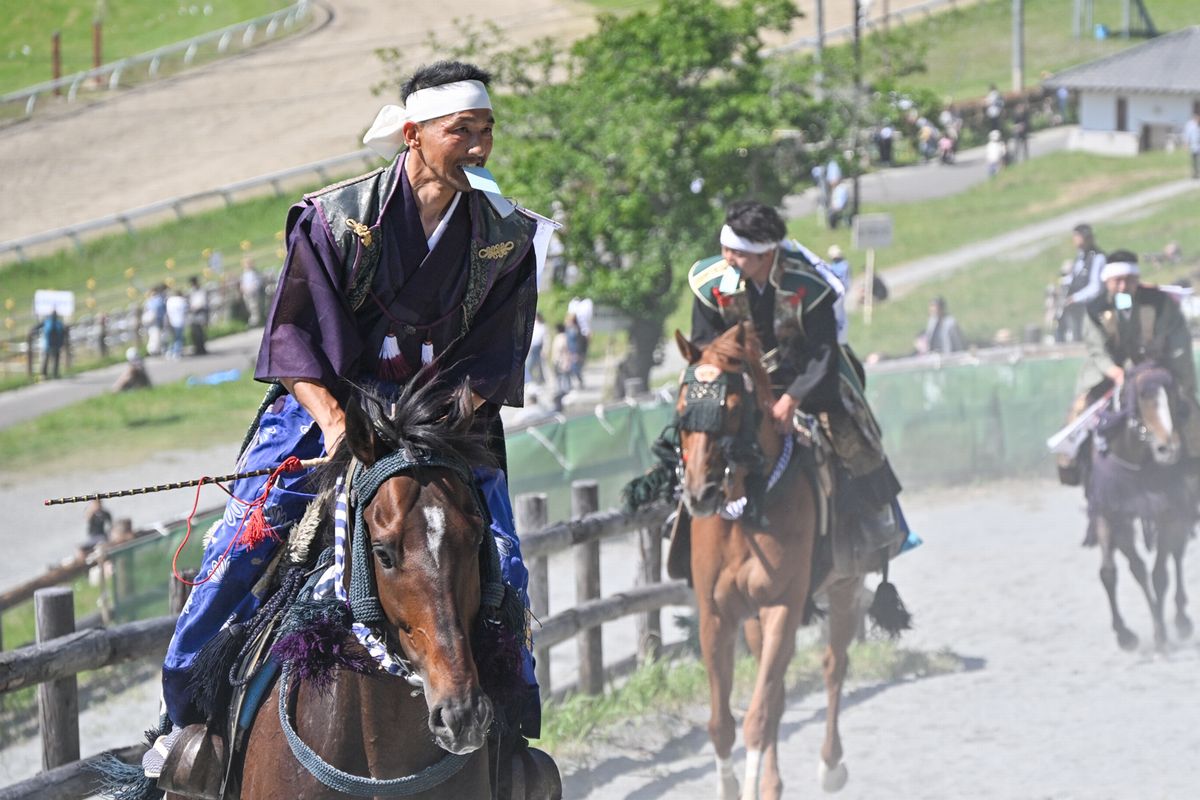 吉田さんは2着となり、羊腸の坂を駆け上がりました。