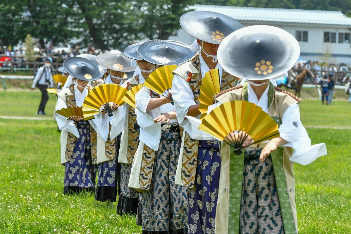 本祭りでは大熊町・双葉町の相馬流れ山踊り保存会員らが南標葉郷代表として、雲雀ケ原祭場地で伝統ある踊りを披露しました。