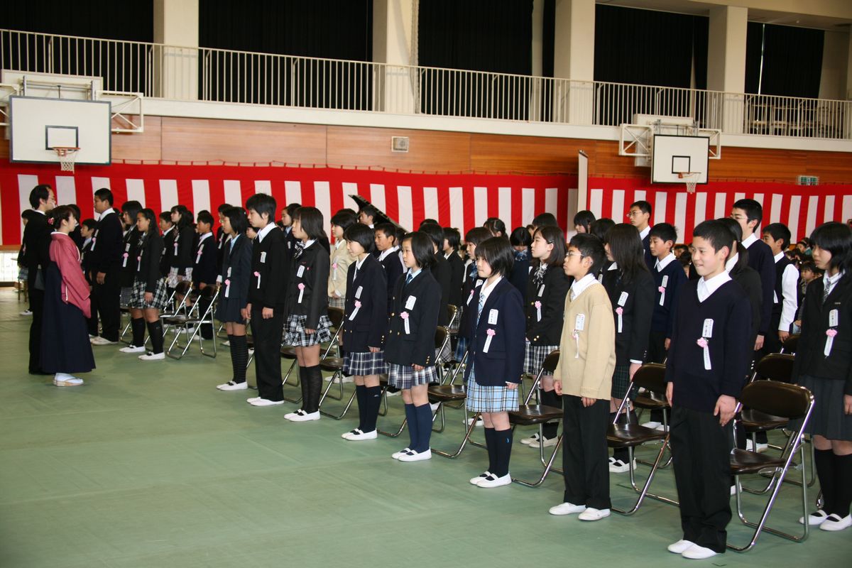 厳粛な雰囲気の中行われた卒業証書授与式