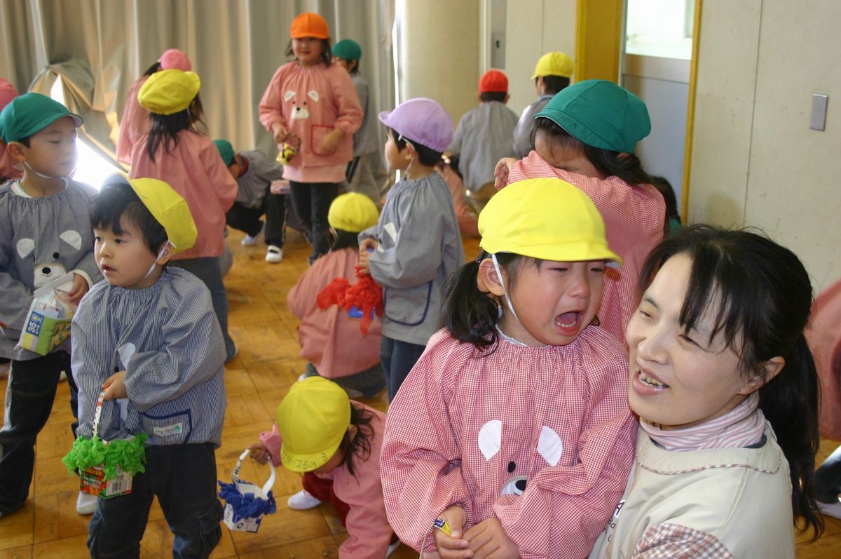 赤鬼、青鬼の登場に泣き出してしまった園児