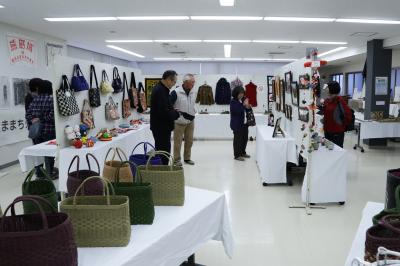 町民の作品が並ぶ文化展会場