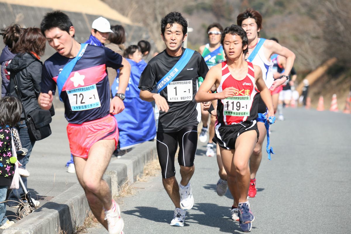 入賞目指して懸命に走る選手たち