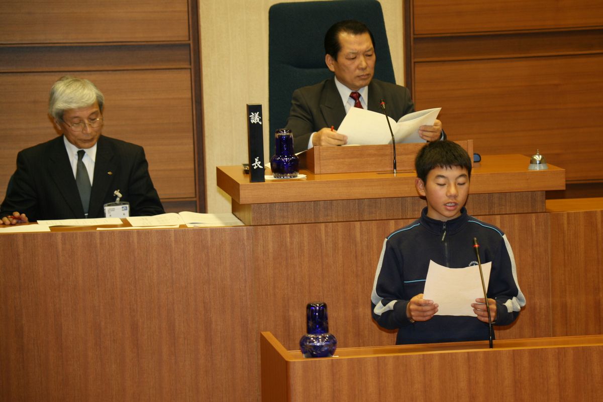 本会議さながらの質問をぶつける大野小学校の6年生