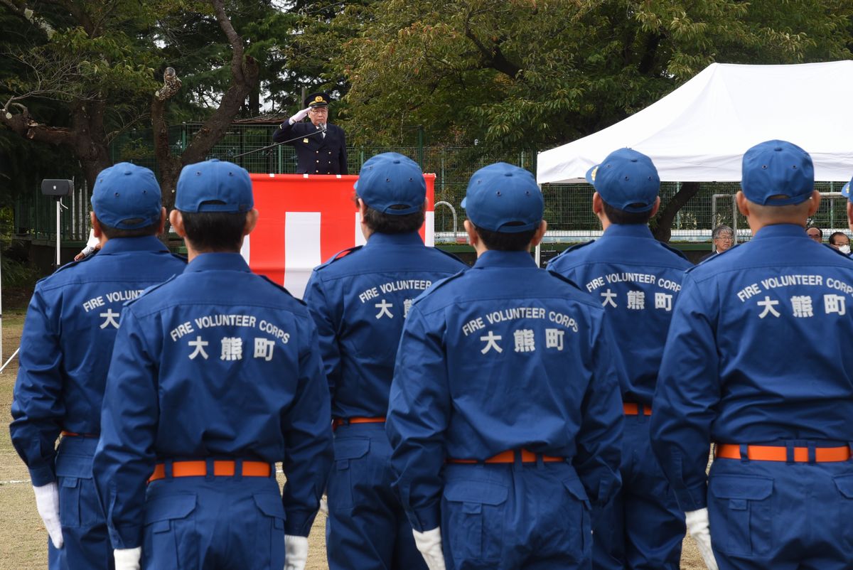 「消防団に対する住民の期待は大きく、復興に向けてさらなる精進を願う」と講評訓示した渡辺町長