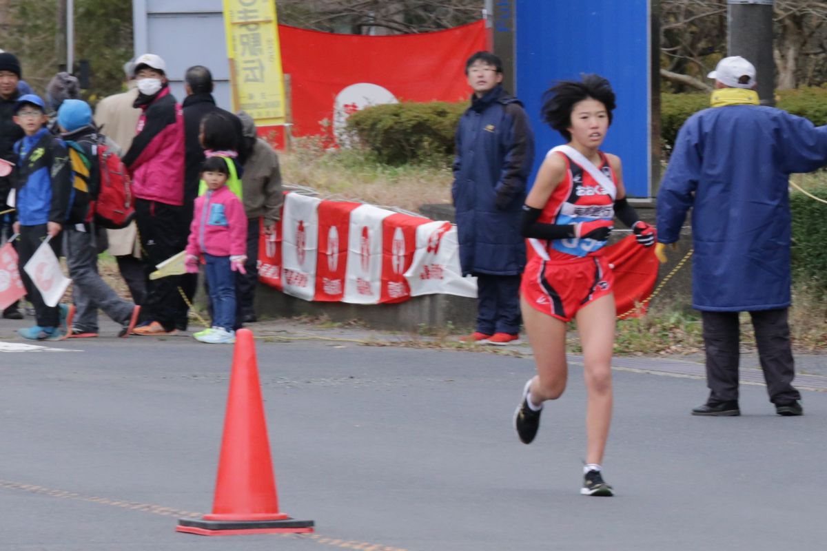 15区を走る中学生選手