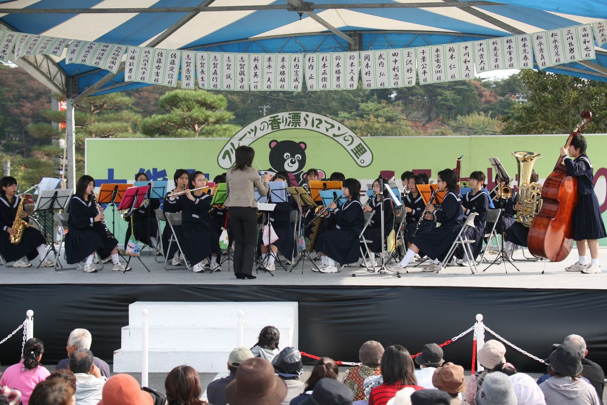 日頃の練習の成果を発揮し、素晴らしい演奏を披露した大熊中学校合奏部