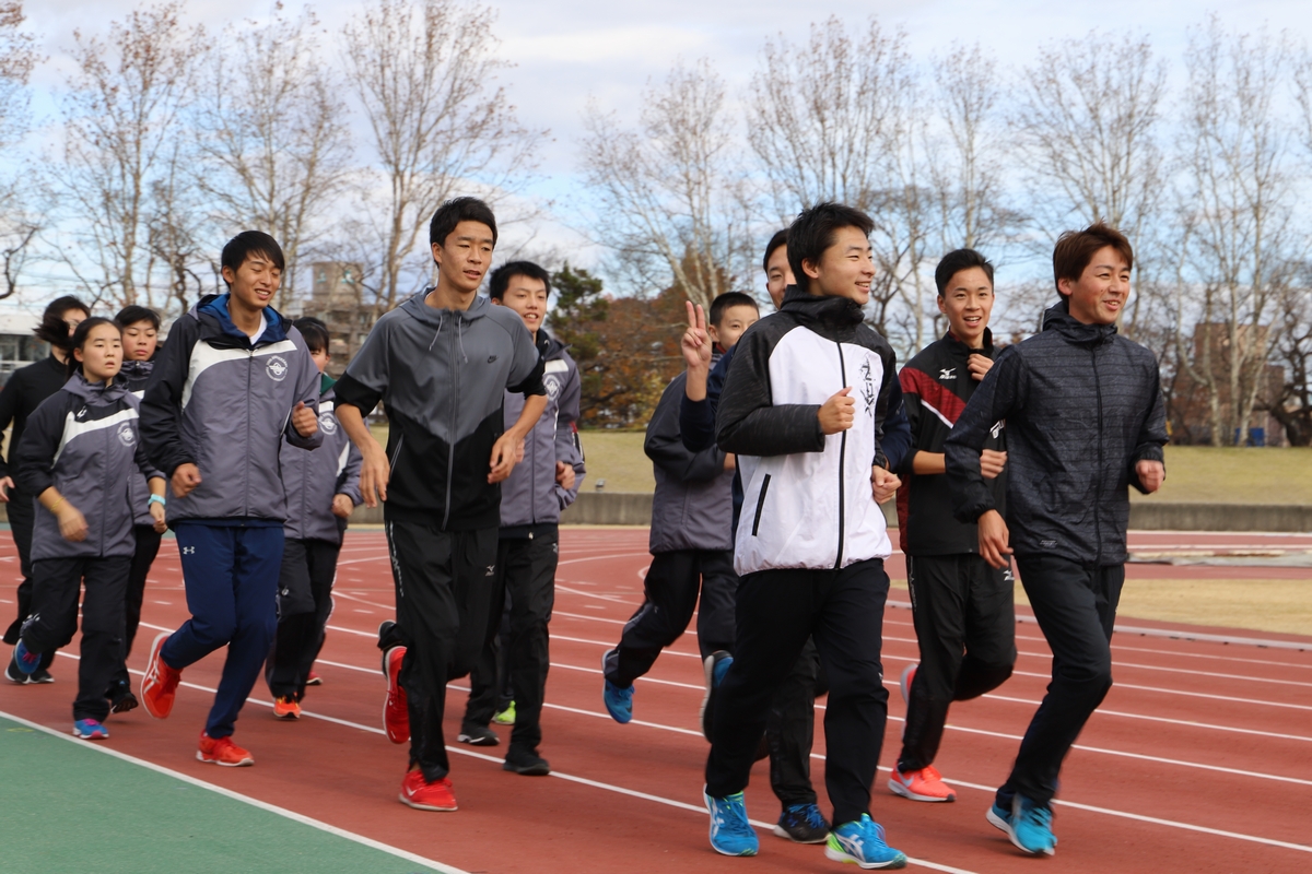 大会前日の練習で最後の調整を行う選手たち